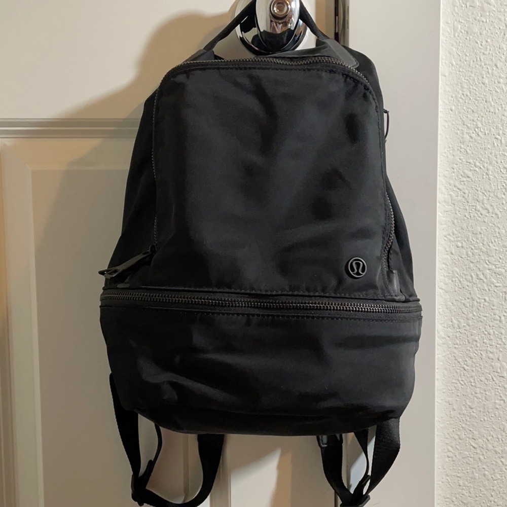 Lululemon mini backpack 10L